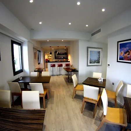 Aura Boutique Szálloda