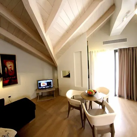 Aura Boutique Lixúri