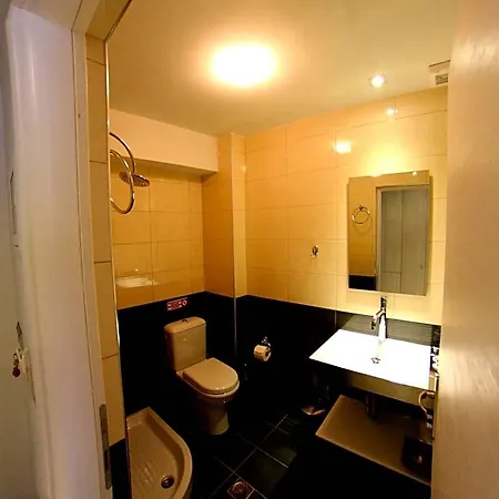 Aura Boutique Hotel 3*