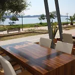 Aura Boutique فندق
