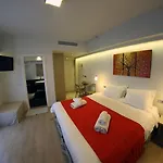 Aura Boutique