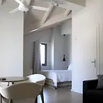Aura Boutique فندق