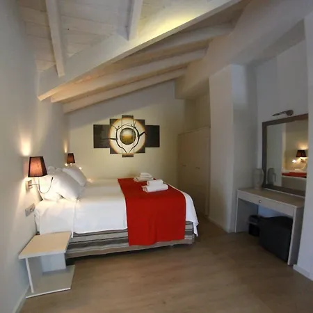 فندق Aura Boutique 3*