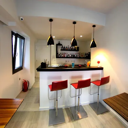 فندق Aura Boutique 3*